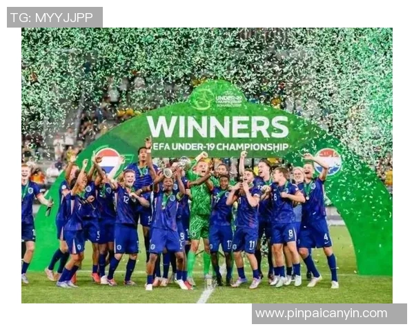 荷兰足球历史上的顶尖球星排名与成就解析